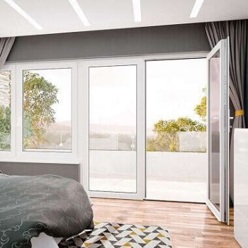 Kunststoff-Balkontür in Weiß für ein Schlafzimmer